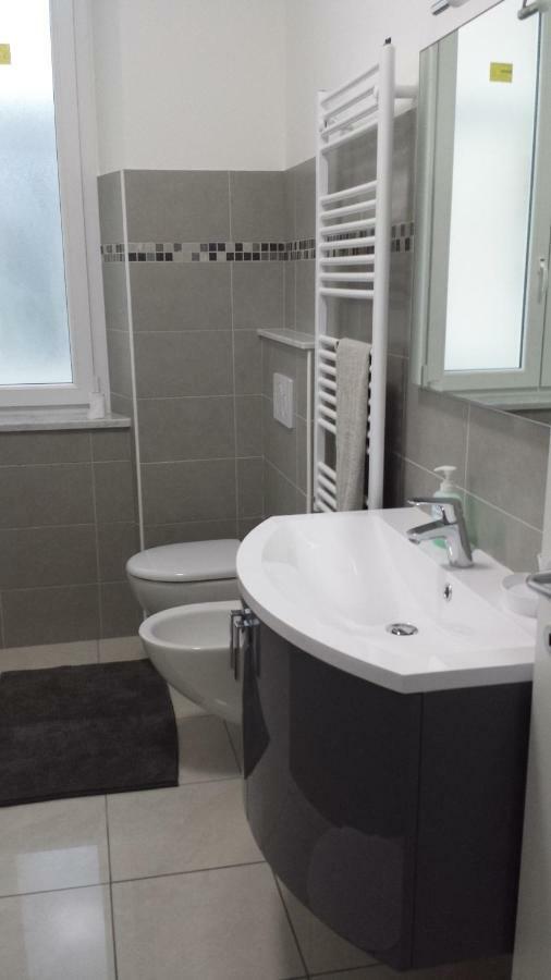 Residenza Lux Fronte Mare Apartment Vado Ligure Luaran gambar