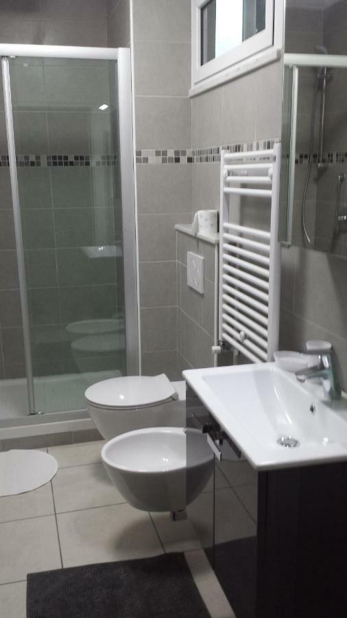Residenza Lux Fronte Mare Apartment Vado Ligure Luaran gambar