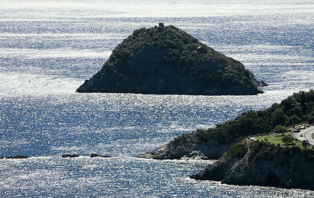 Residenza Lux Fronte Mare Apartment Vado Ligure Luaran gambar